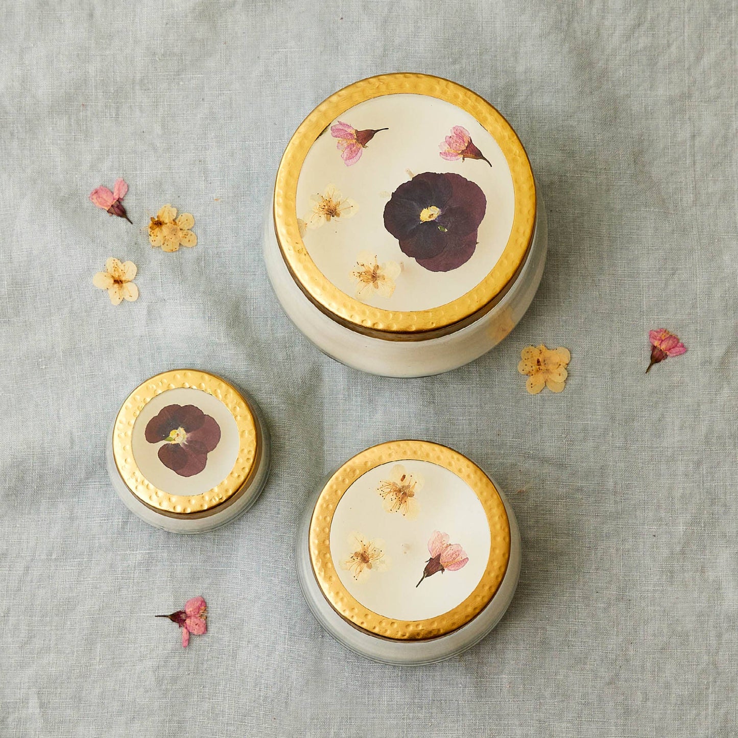 Geranium Oud Medium Pressed Floral Candle