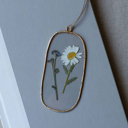 Daisy Squoval Pressed Floral Pendant