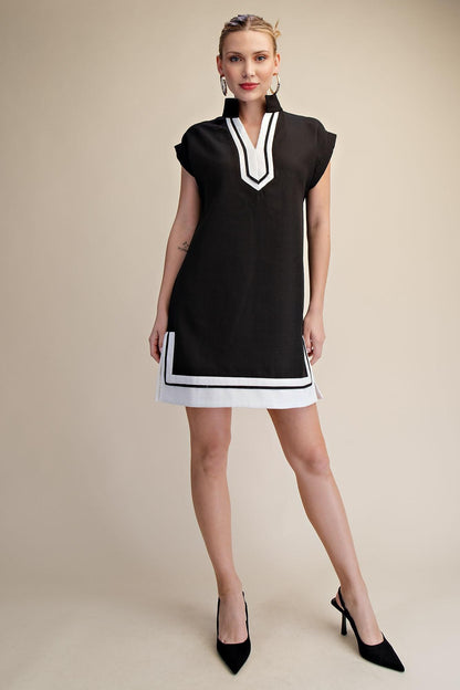 Stand Collar Contrast Placket Sleeveless Relaxed Fit Mini Dress
