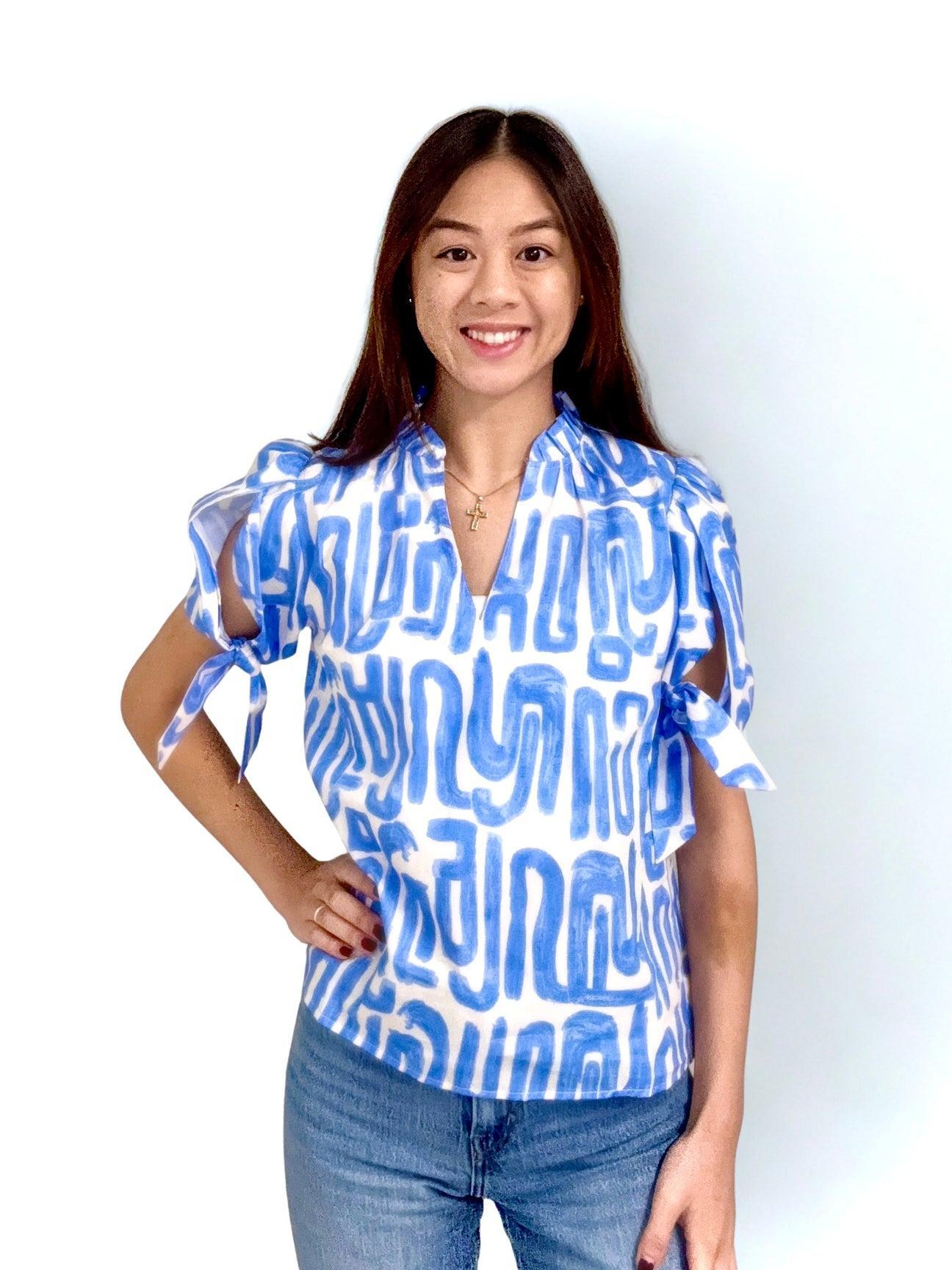 Short Sleeve Abstract Pattern V-Neck Top