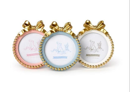 Golden Bow 4x4" Round Frame