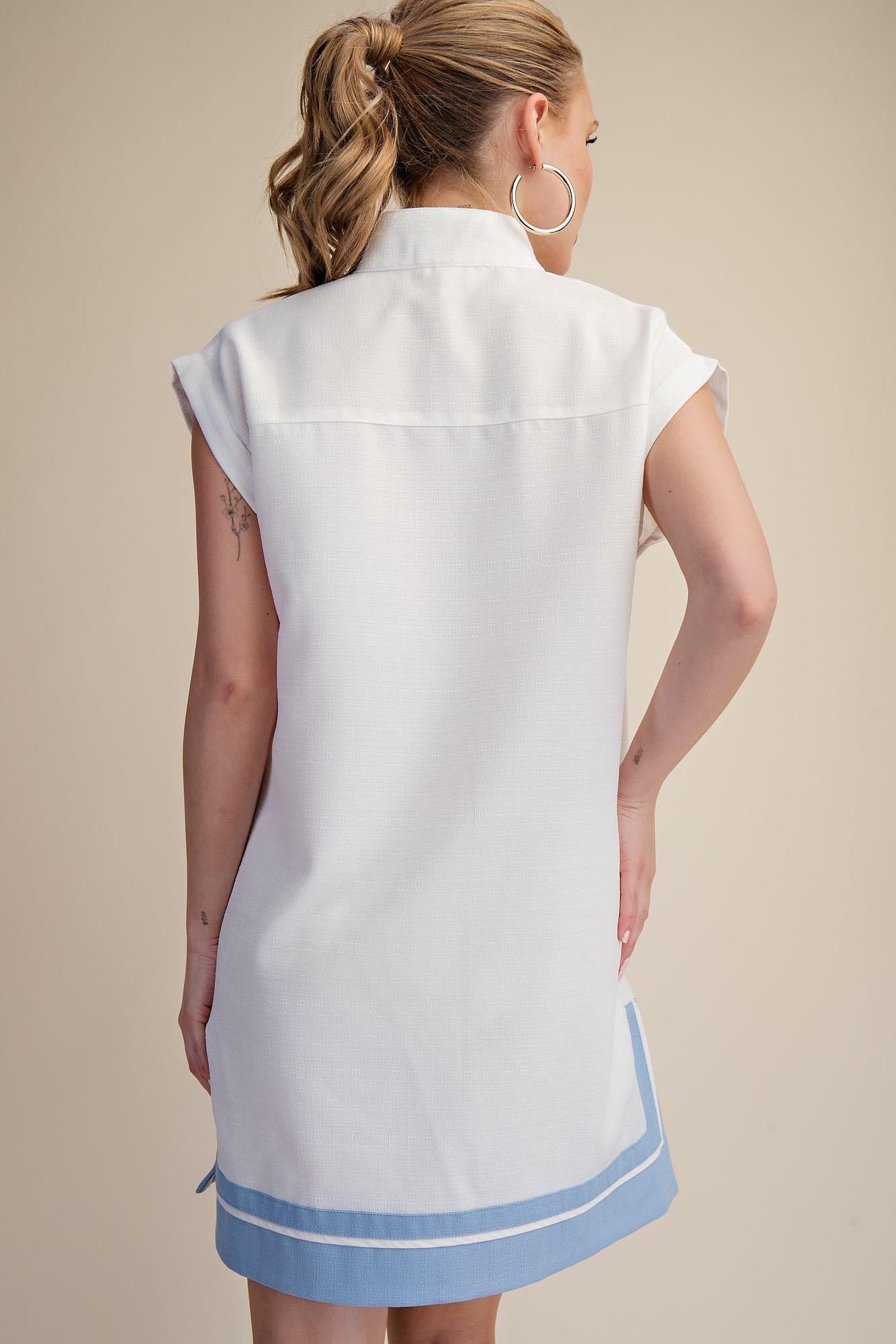 Stand Collar Contrast Placket Sleeveless Relaxed Fit Mini Dress