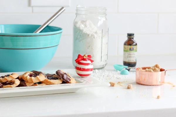 Deck The Halls - Red