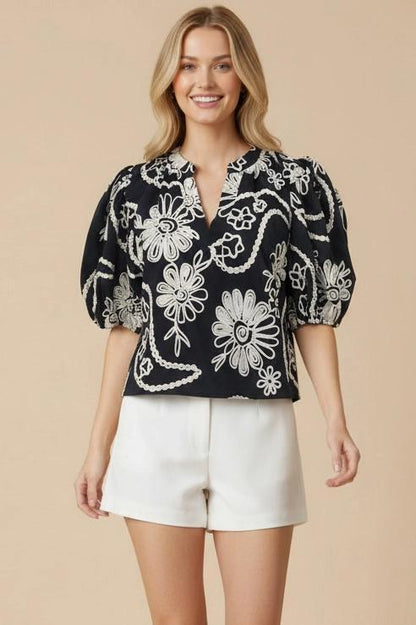 FLORAL EMBROIDERED BLOUSE TOP