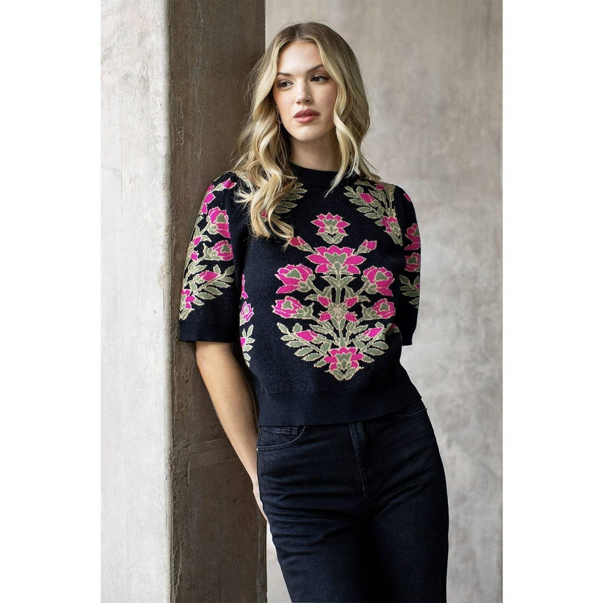 Short Sleeve Floral Pattern Sweater