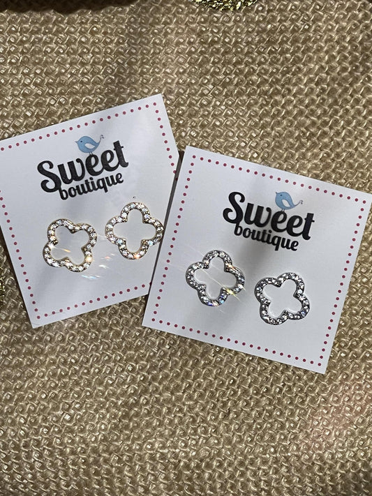 OPEN QUATREFOIL EARRING PAVE STONES