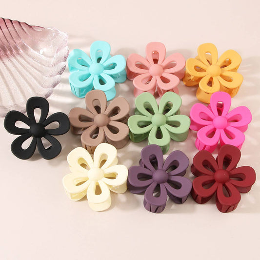 FROSTED ACRYLIC HOLLOW FLOWER HAIR CLAW CLIPS_CWAHA0404